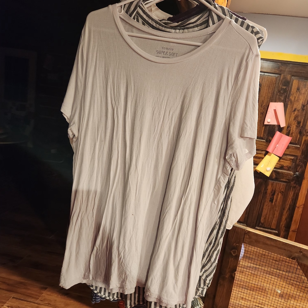 Torrid Soft White Short Sleeve Tee